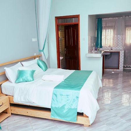 Westway Luxury Suites Mbarara Esterno foto