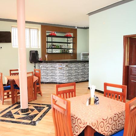 Westway Luxury Suites Mbarara Esterno foto