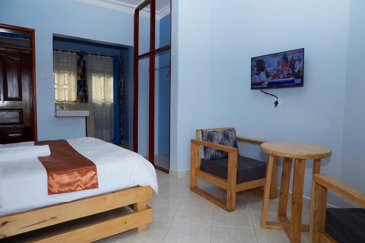 Westway Luxury Suites Mbarara Esterno foto