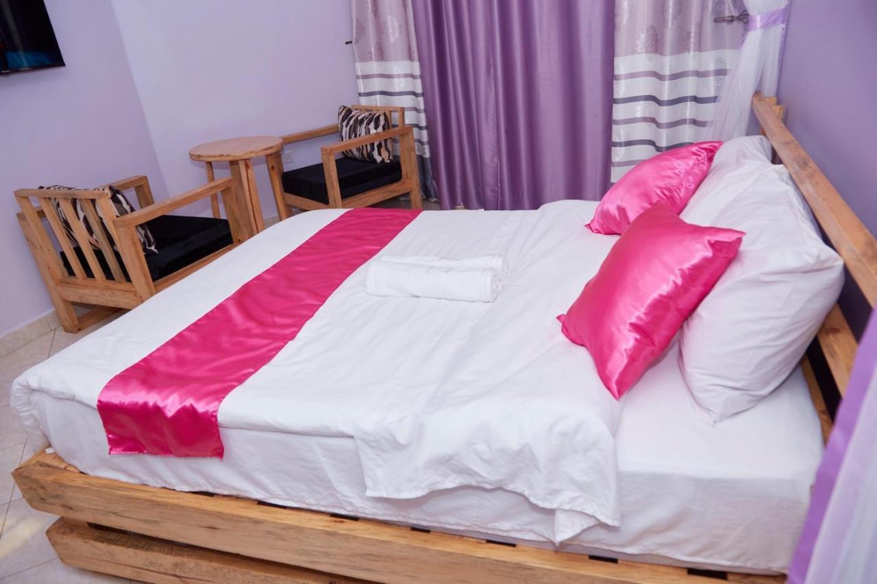 Westway Luxury Suites Mbarara Esterno foto