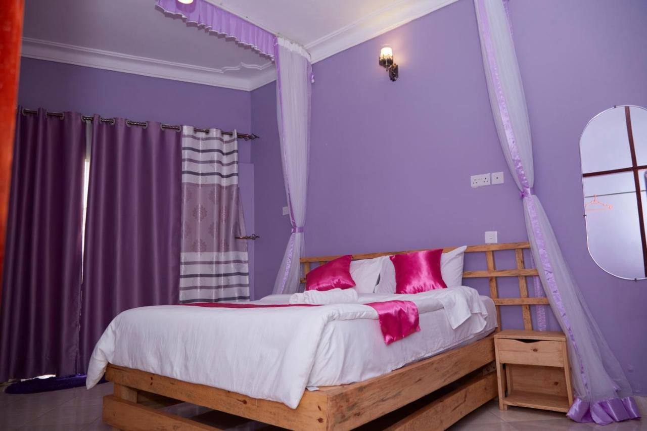 Westway Luxury Suites Mbarara Esterno foto