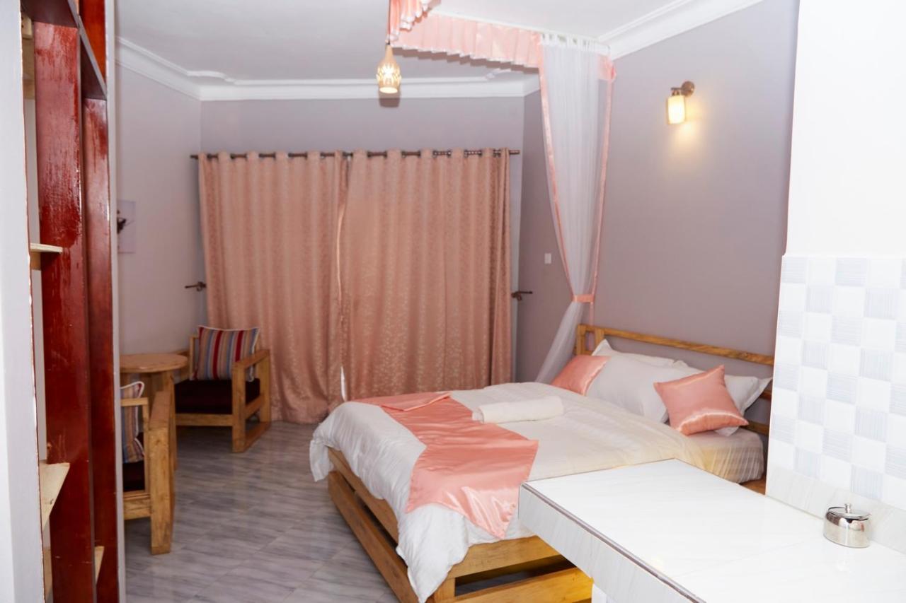 Westway Luxury Suites Mbarara Esterno foto