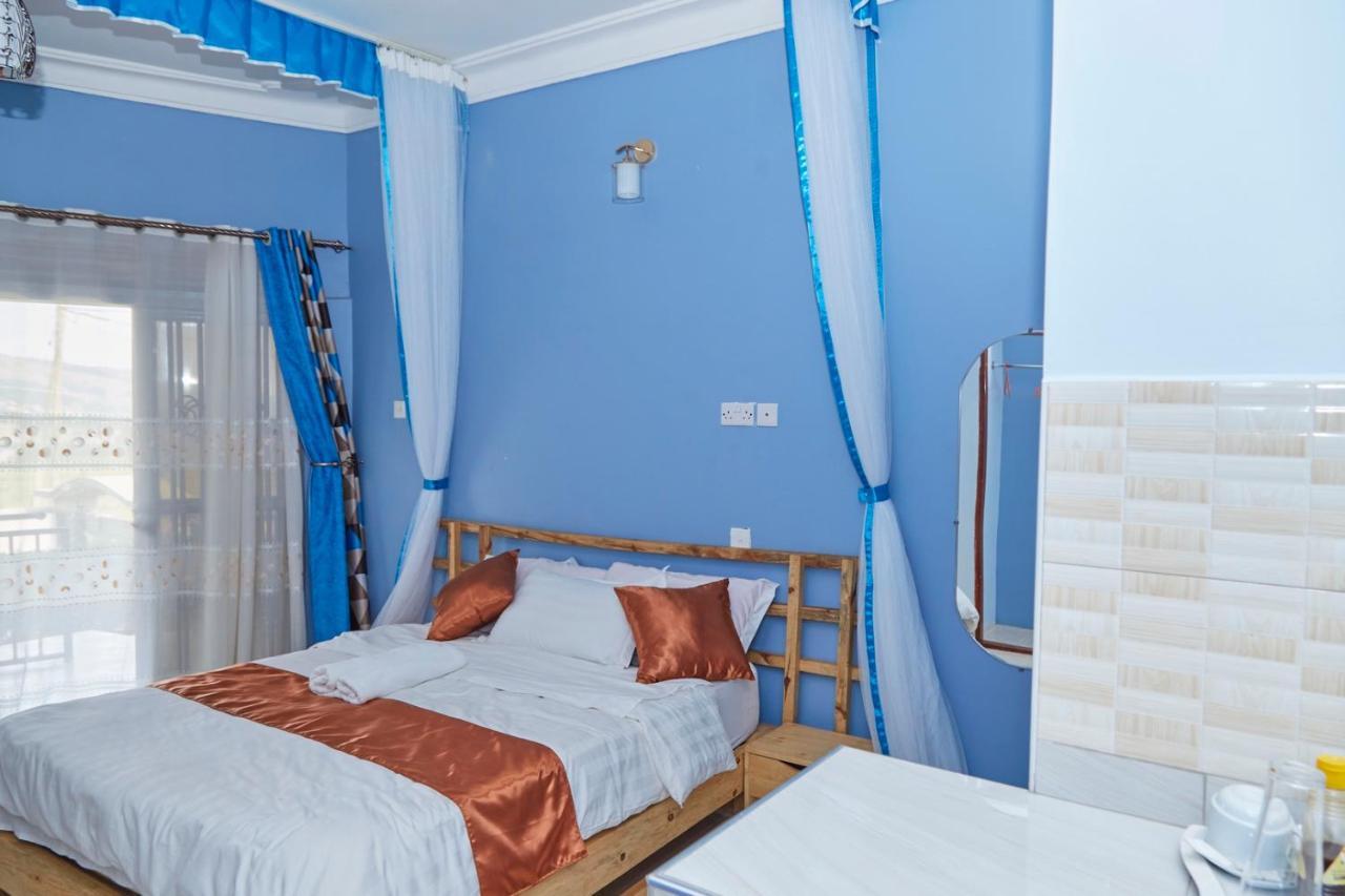 Westway Luxury Suites Mbarara Esterno foto