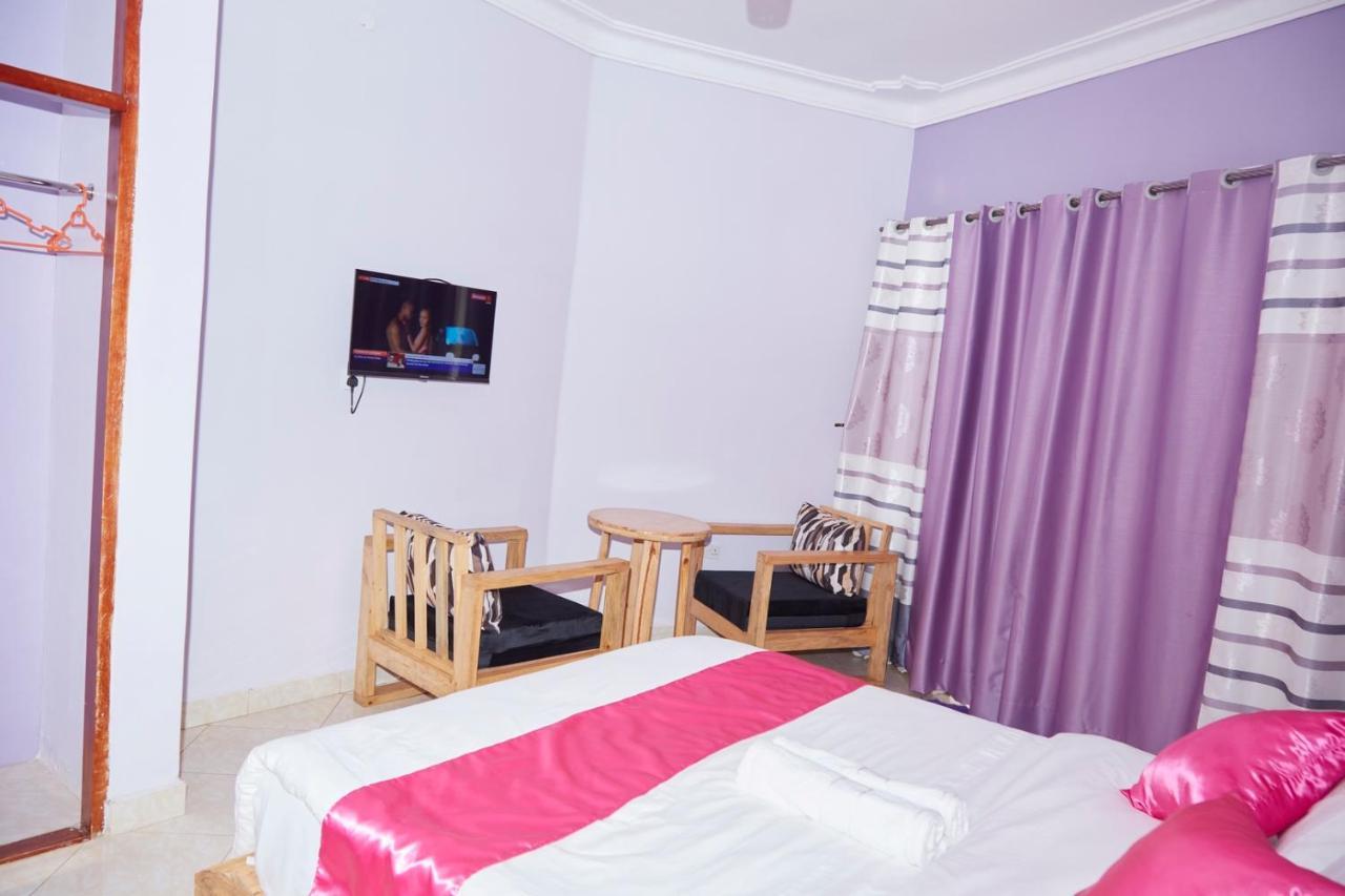 Westway Luxury Suites Mbarara Esterno foto