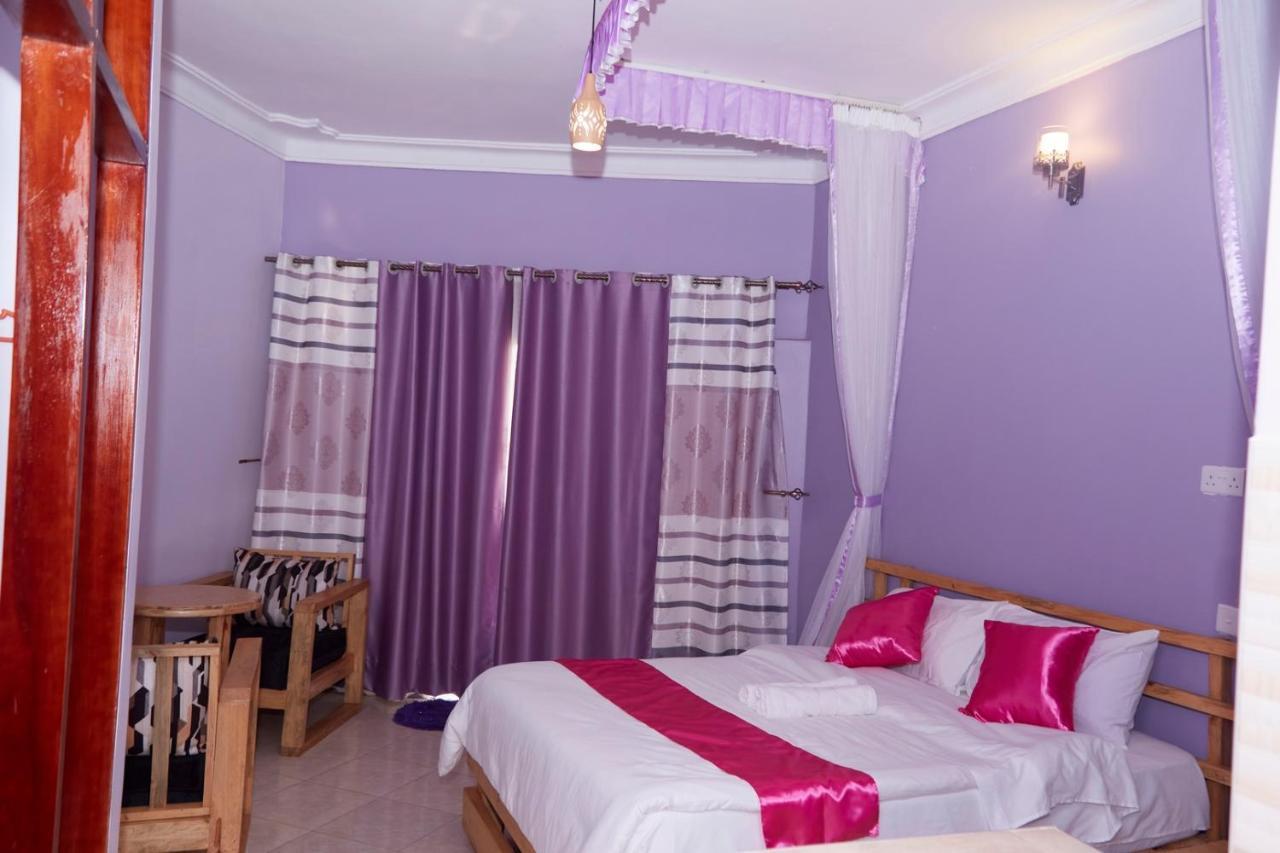 Westway Luxury Suites Mbarara Esterno foto