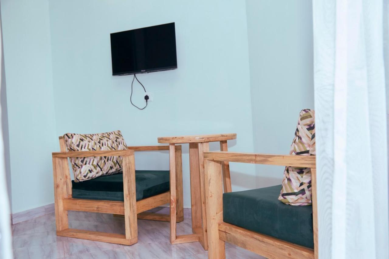 Westway Luxury Suites Mbarara Esterno foto