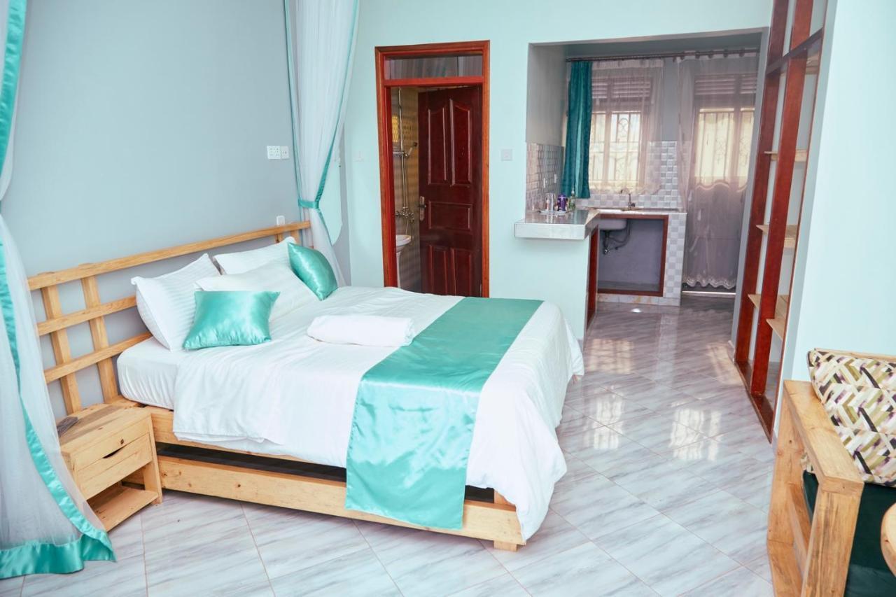 Westway Luxury Suites Mbarara Esterno foto