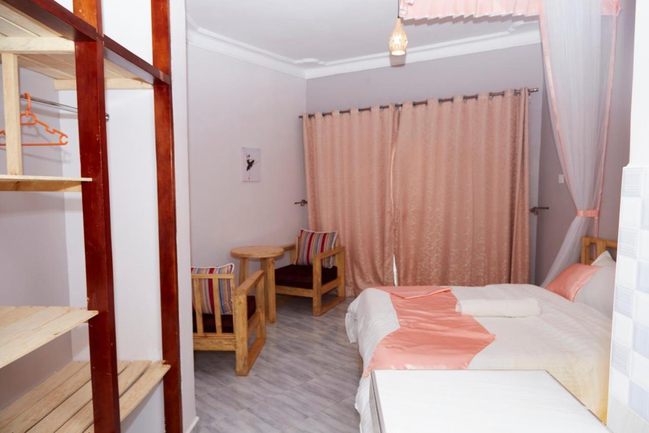 Westway Luxury Suites Mbarara Esterno foto