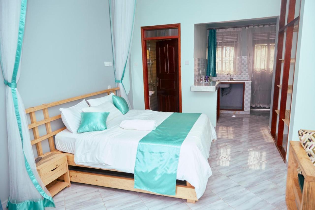 Westway Luxury Suites Mbarara Esterno foto